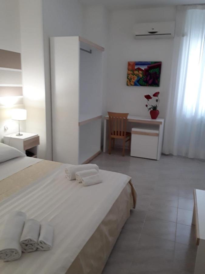 Porto Cesareo Hotel Buitenkant foto