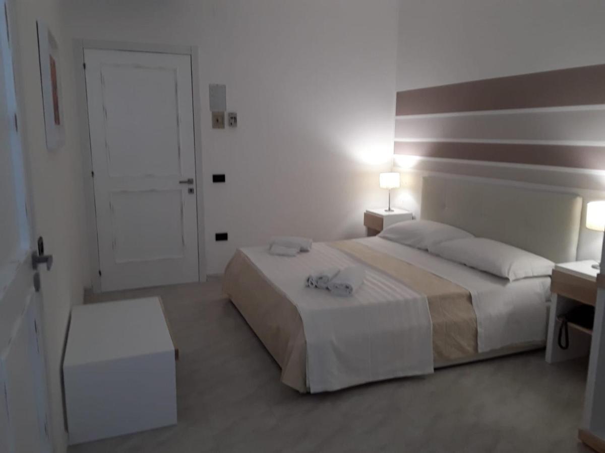 Porto Cesareo Hotel Buitenkant foto
