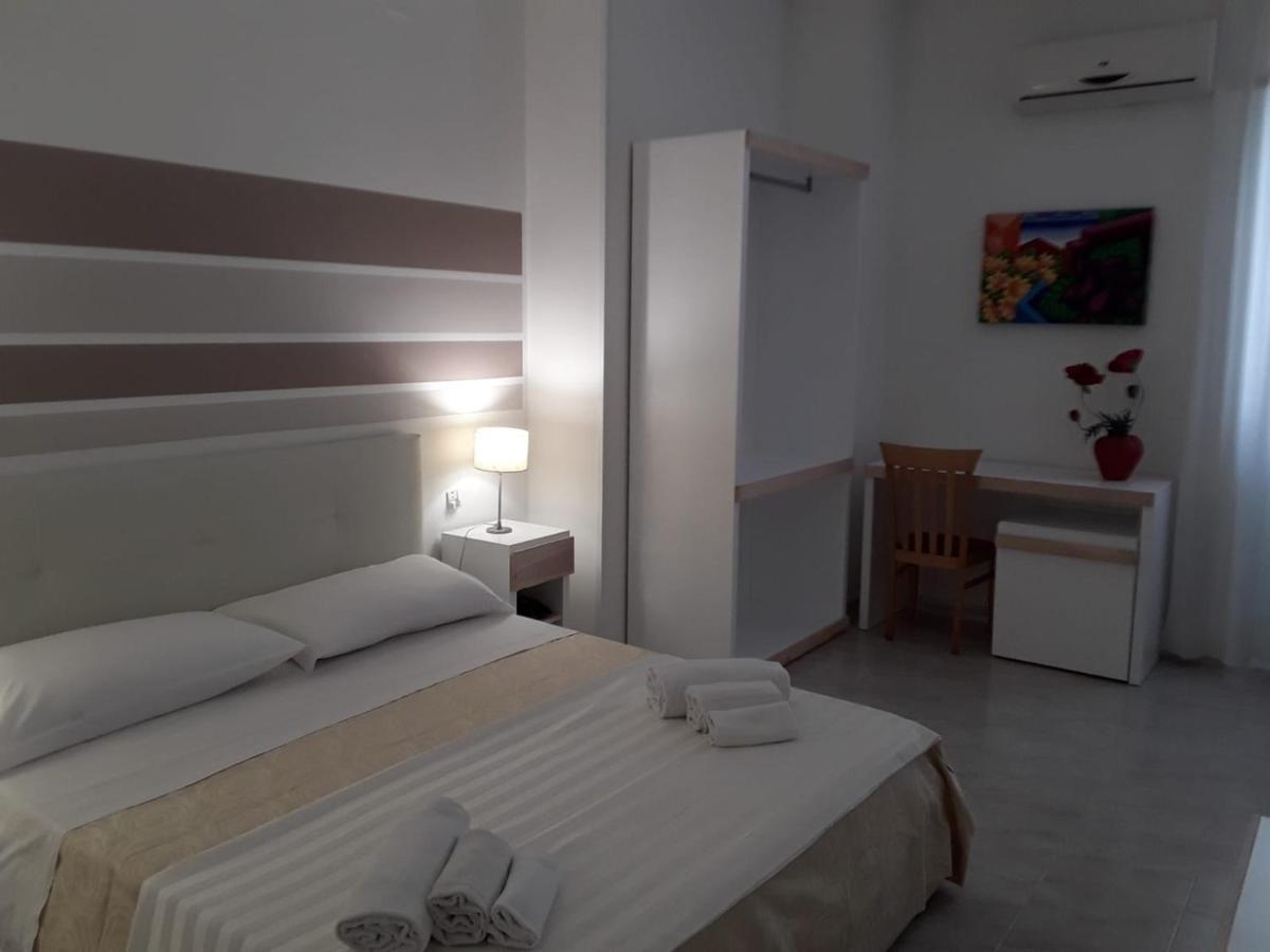 Porto Cesareo Hotel Buitenkant foto