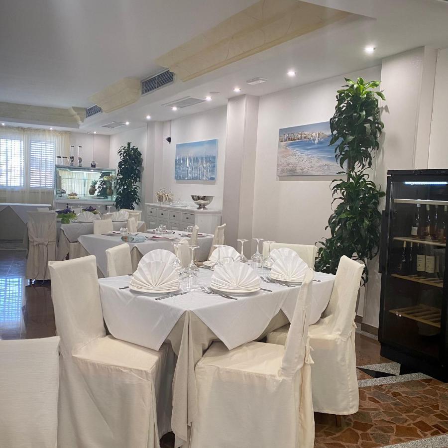 Porto Cesareo Hotel Buitenkant foto