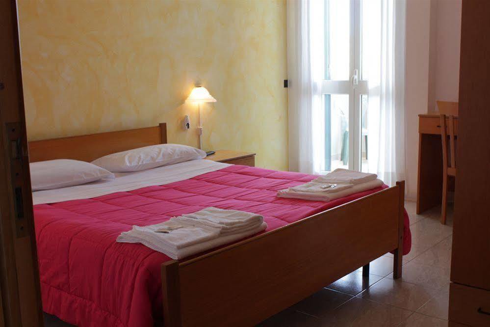 Porto Cesareo Hotel Buitenkant foto