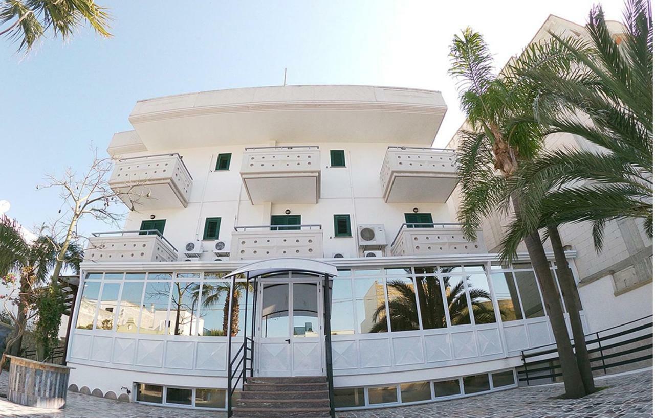 Porto Cesareo Hotel Buitenkant foto